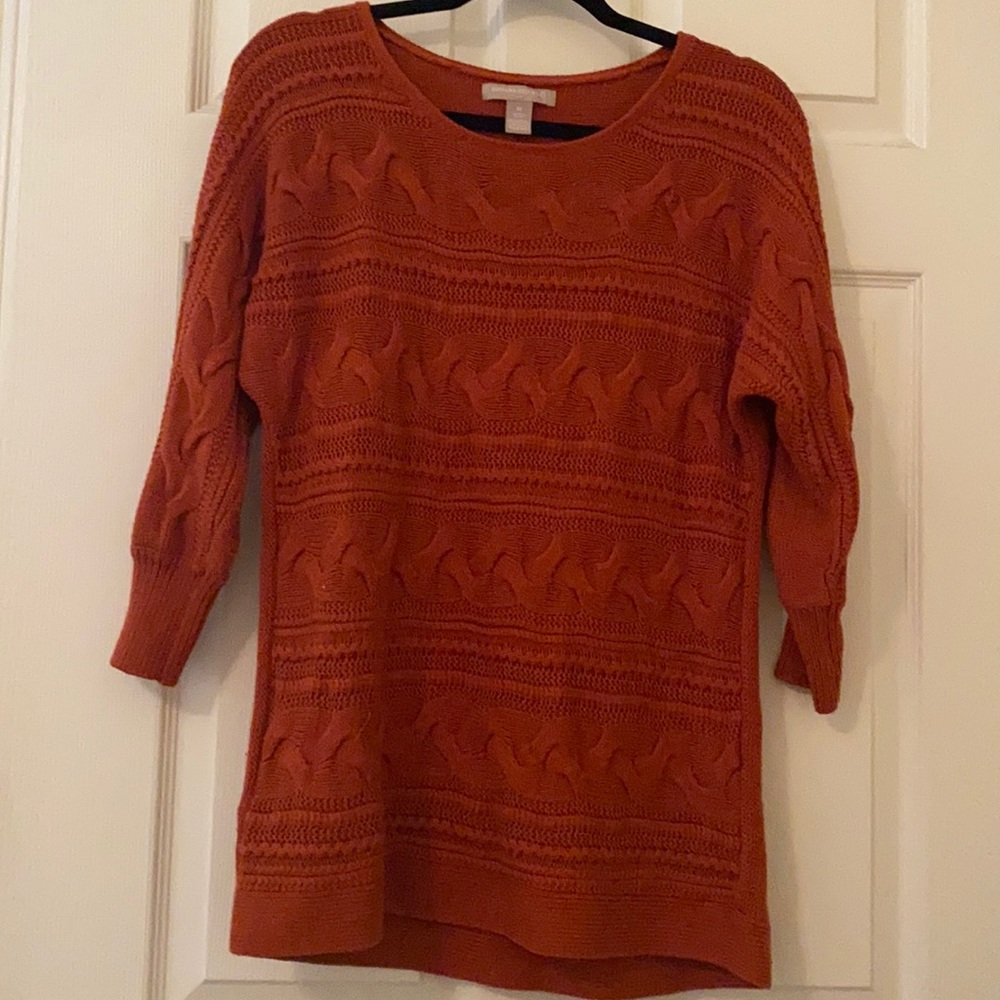 Burnt orange quarter length sleeve sweater